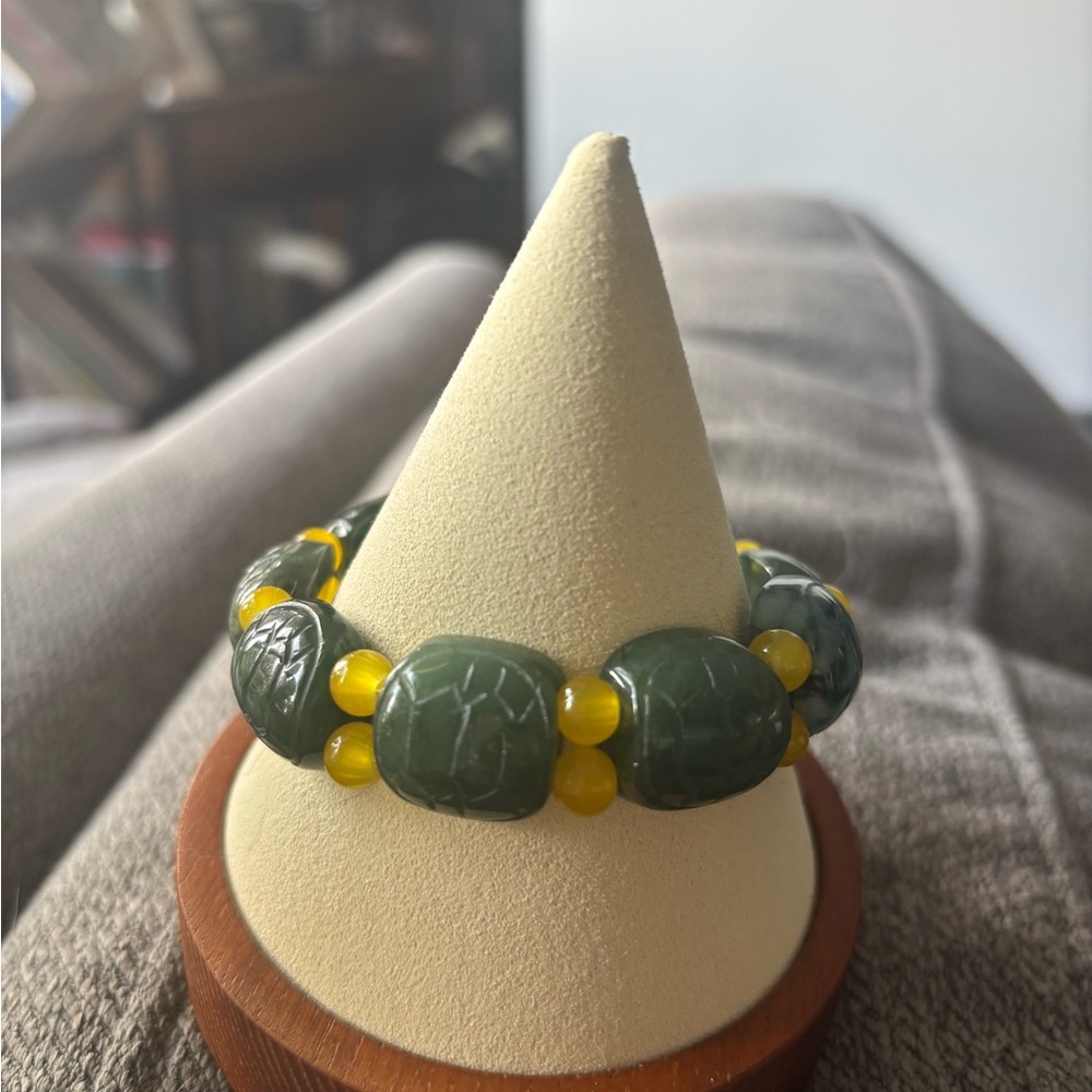Turtle Shell Jadeite Beaded Bracelet